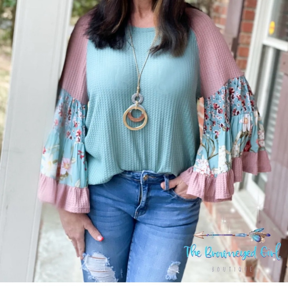 Umgee Bell Sleeve Floral Waffle Knit A Fairy’s Garden Shirt Size Small Oversized